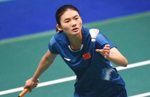 曼联陷入困境，阿莫林嘲笑梅努问题引发球迷怒火