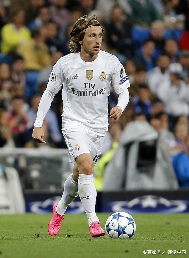 十三水摆牌逻辑：什么时候该放弃“头道”以保住“中底”两道的胜果？（十三水摆牌策略：何时舍弃头道，稳住中、底两道？）