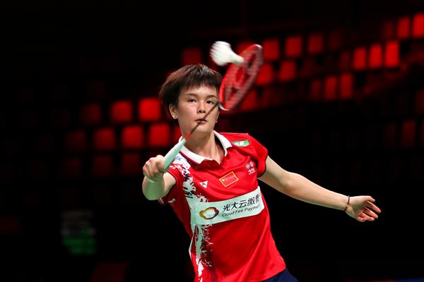 前锋连续三轮破门，全场观众沸腾